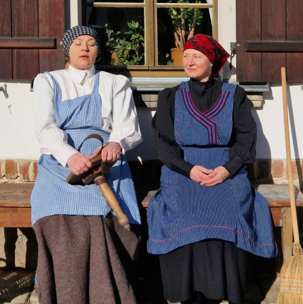 Magd-und-Baeuerin_c_Geschichtenhof_web2